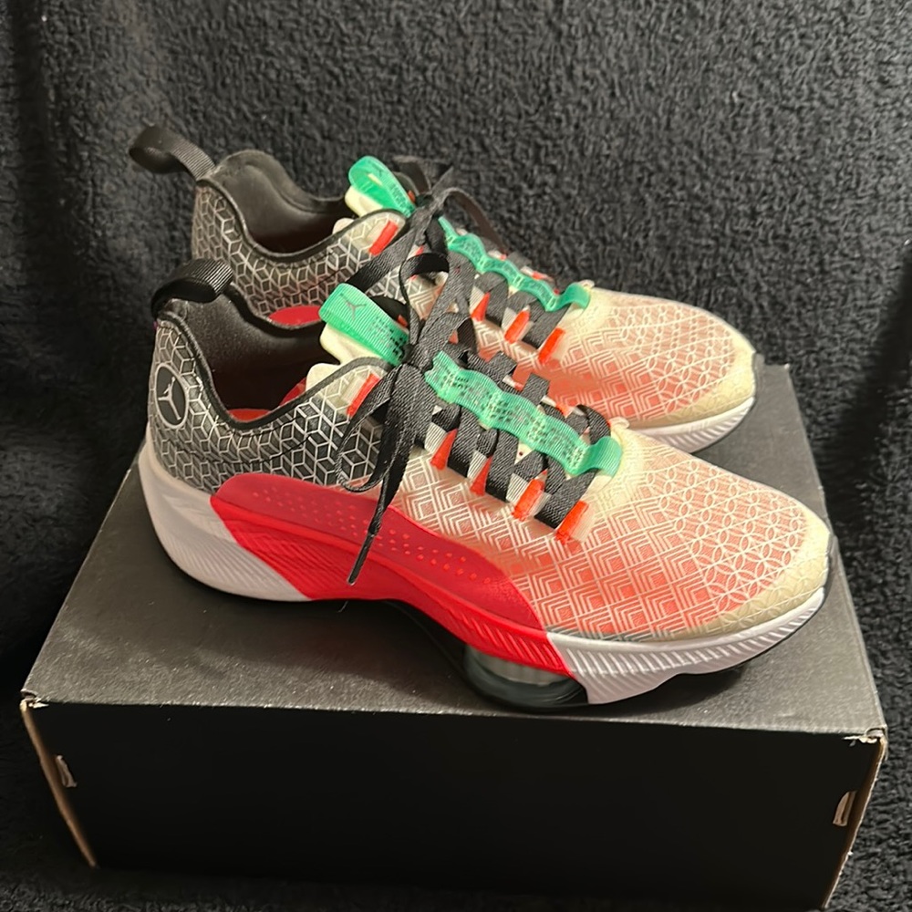 ECU-Nike Jordan Air Zoom Renegade Flash Crimson and Spruce Aura